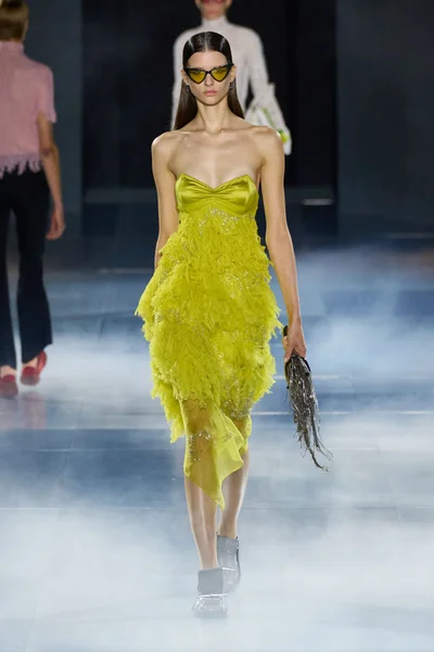 Look 19